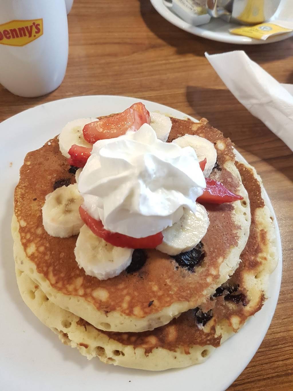 Dennys | restaurant | 200 S Akers St, Visalia, CA 93291, USA | 5596363160 OR +1 559-636-3160