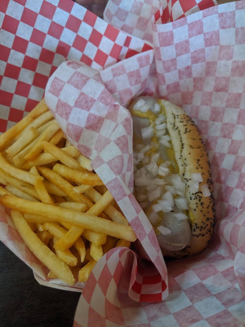 Larrys Chicago Dogs | restaurant | 2220 Academy Pl, Colorado Springs, CO 80909, USA | 7193549694 OR +1 719-354-9694