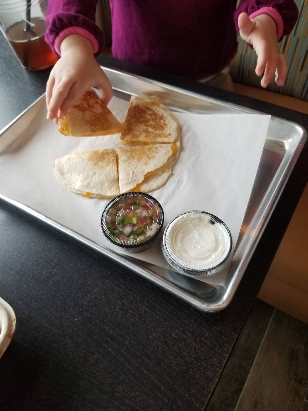 Guac Shop Mexican Grill | restaurant | 160 7th St, Garden City, NY 11530, USA | 5162743380 OR +1 516-274-3380