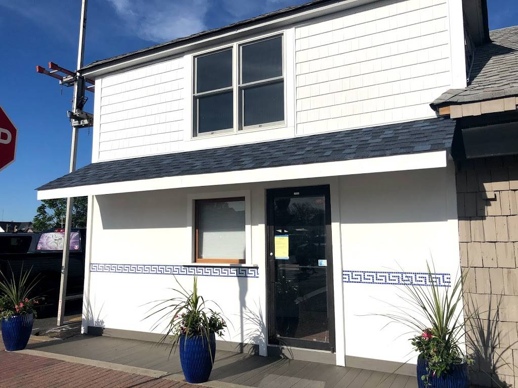 Mad Greek Express | meal takeaway | 165 Woodcleft Ave, Freeport, NY 11520, USA | 5165172121 OR +1 516-517-2121