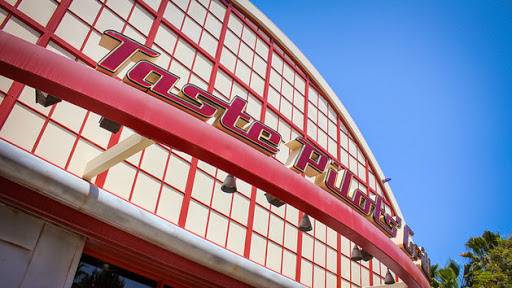 Smokejumpers Grill | restaurant | 1313 S, Disneyland Dr, Anaheim, CA 92802, USA | 7147813463 OR +1 714-781-3463