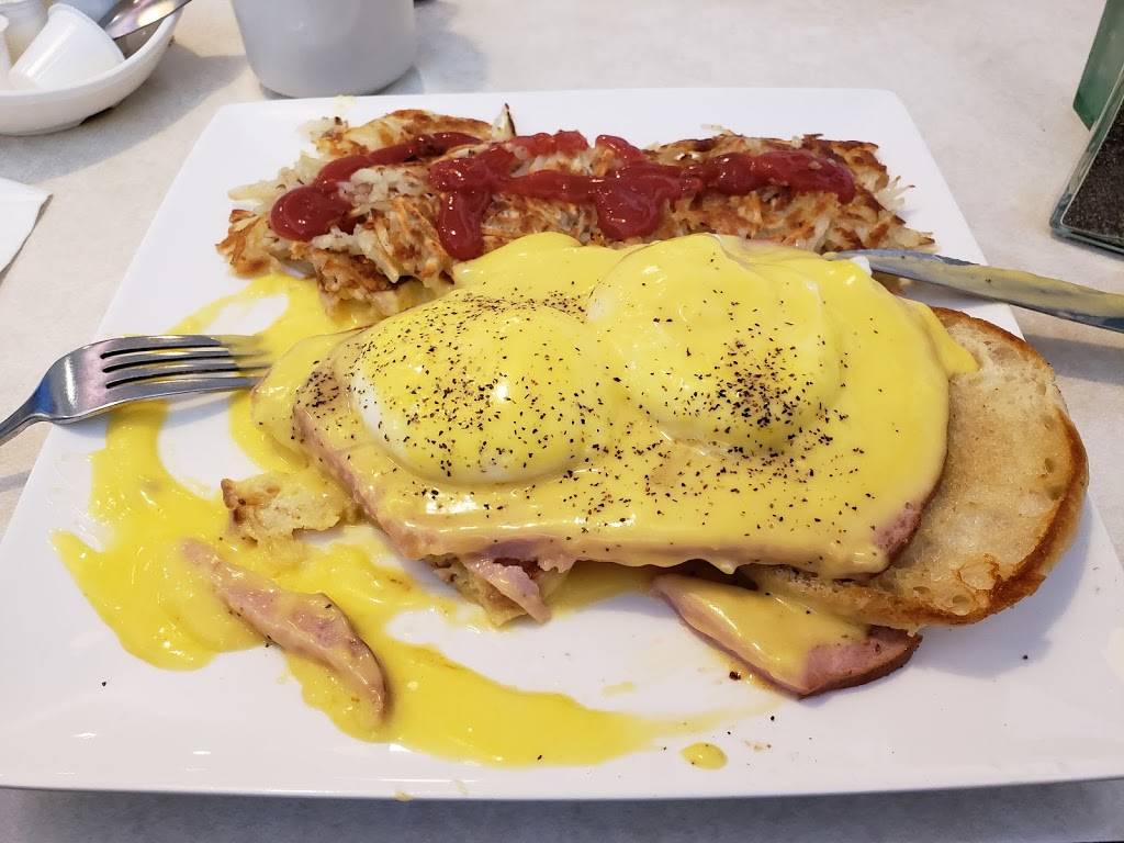 Hugos Restaurant | restaurant | 1049 Casitas Pass Rd, Carpinteria, CA 93013, USA | 8055662134 OR +1 805-566-2134