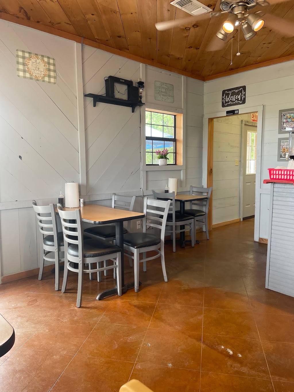 Bs Waffle Cakes | restaurant | 1215 US-51, Ripley, TN 38063, USA | 7314320030 OR +1 731-432-0030