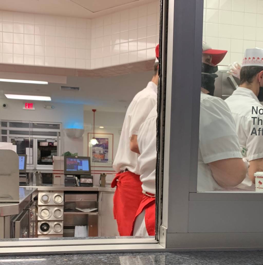 In-N-Out Burger | restaurant | 12569 S Crossing Dr, Riverton, UT 84096, USA | 8007861000 OR +1 800-786-1000