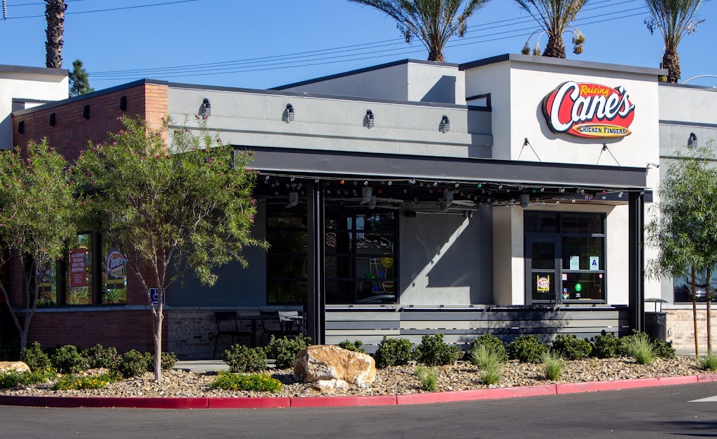 Raising Canes Chicken Fingers | restaurant | 12625 Frederick St Bldg. T1, Moreno Valley, CA 92553, USA | 9514974978 OR +1 951-497-4978