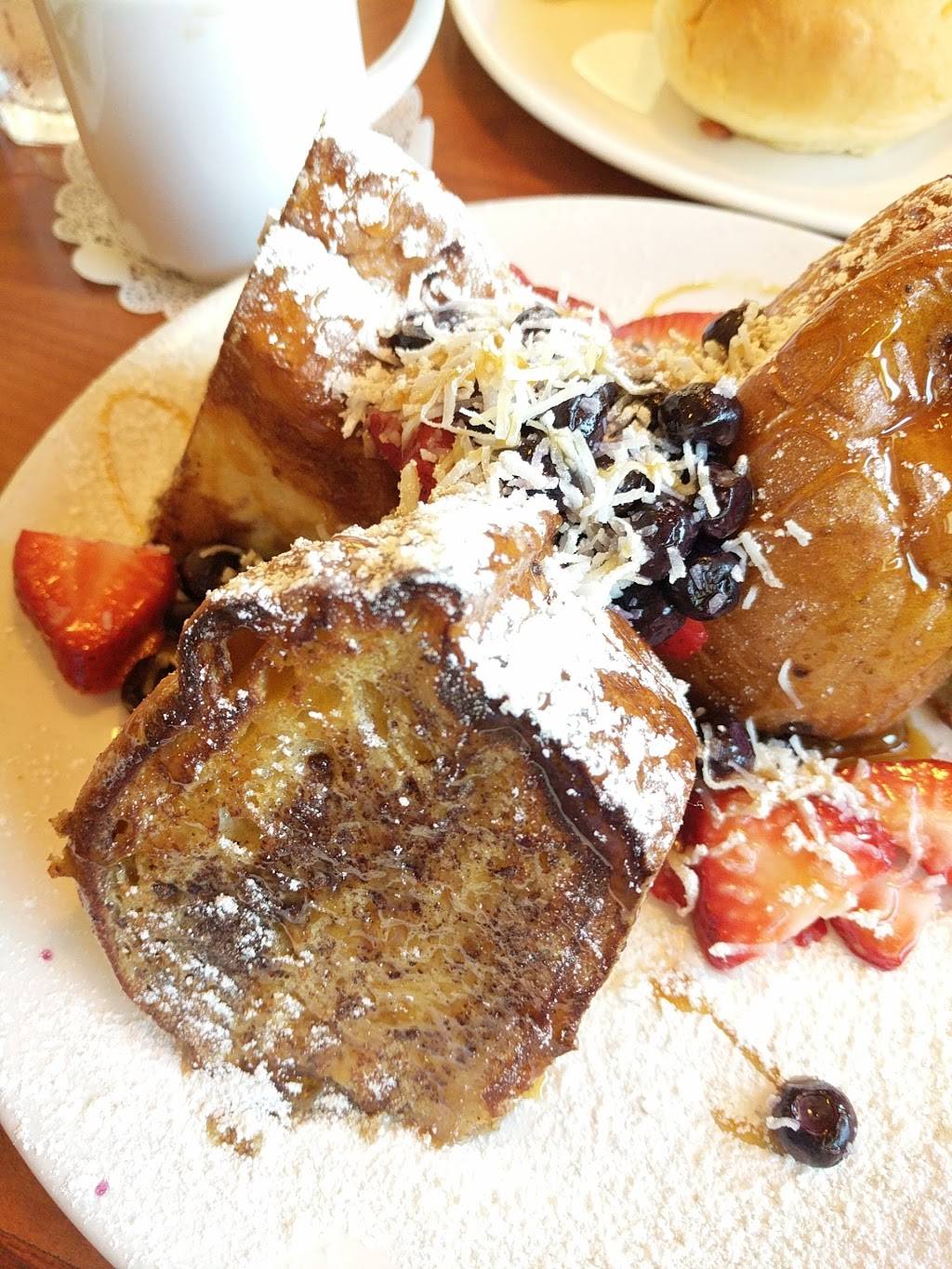 The Broken Yolk Cafe | restaurant | 78430 CA-111, La Quinta, CA 92253, USA | 7607779655 OR +1 760-777-9655