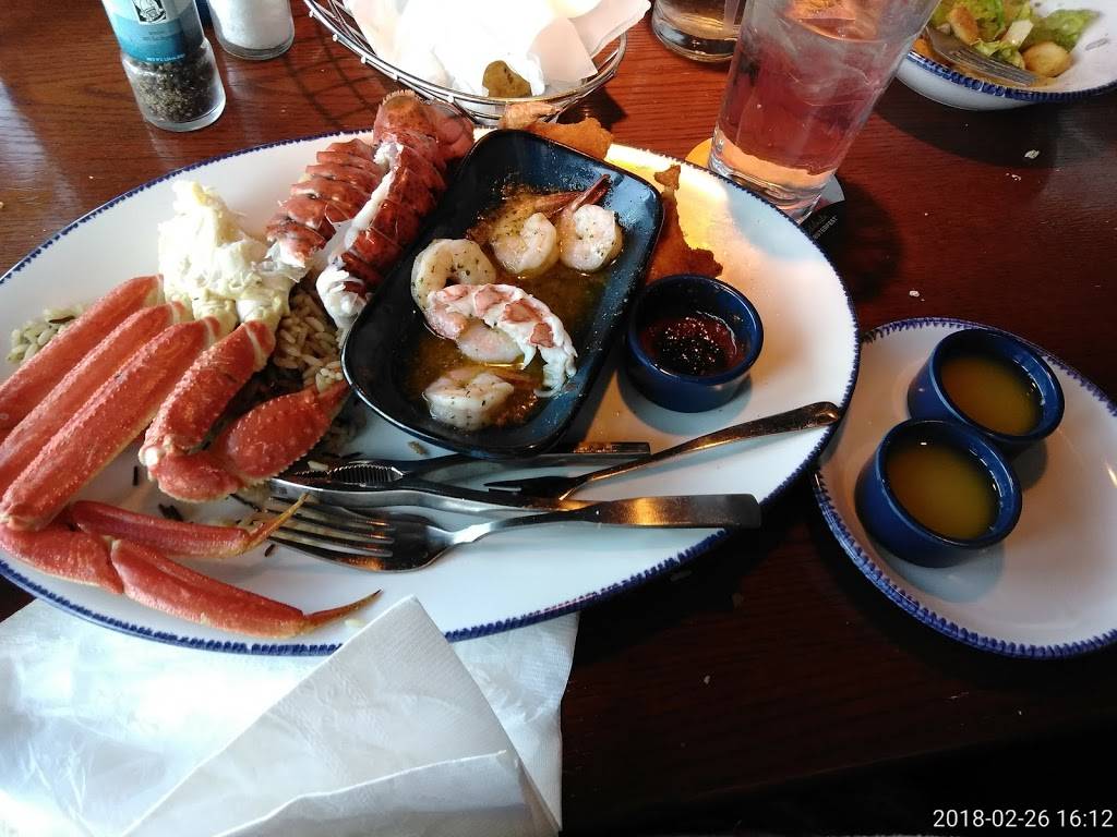 Red Lobster | restaurant | 951 E Lewis and Clark Pkwy Suite 3004, Clarksville, IN 47129, USA | 8122850444 OR +1 812-285-0444