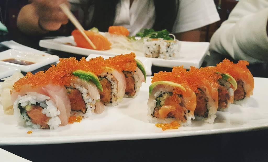 Sakura Japanese Restaurant | restaurant | 5 Pine St, Waltham, MA 02453, USA | 7812168922 OR +1 781-216-8922