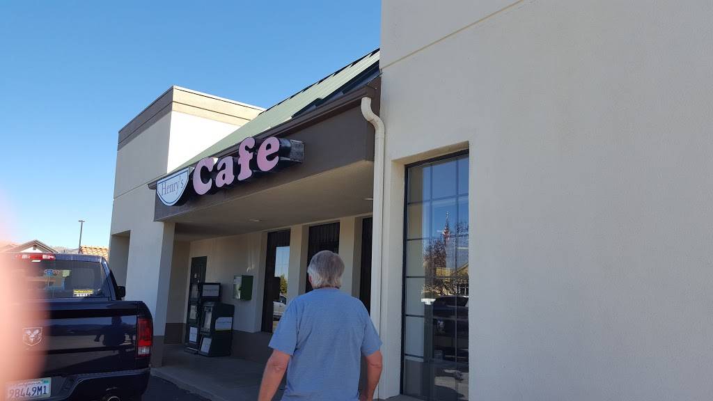 Henrys Cafe | restaurant | 550 Tucker Rd D, Tehachapi, CA 93561, USA | 6618220732 OR +1 661-822-0732
