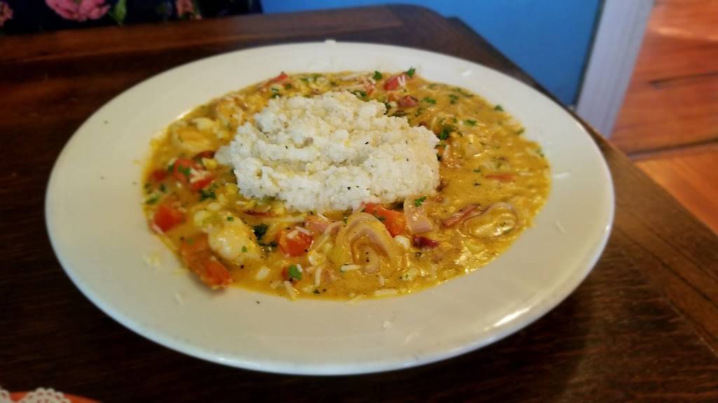 Live Oak Cafe | restaurant | 614 N Howe St, Southport, NC 28461, USA | 9106204541 OR +1 910-620-4541