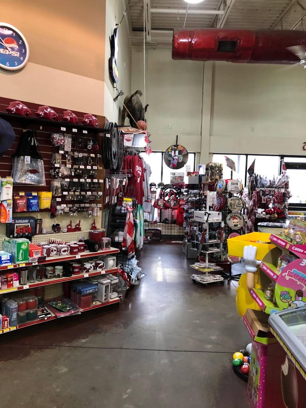 Workmans Hilltop Travel Center | restaurant | 8265 AR-282, Alma, AR 72921, USA | 4796321356 OR +1 479-632-1356