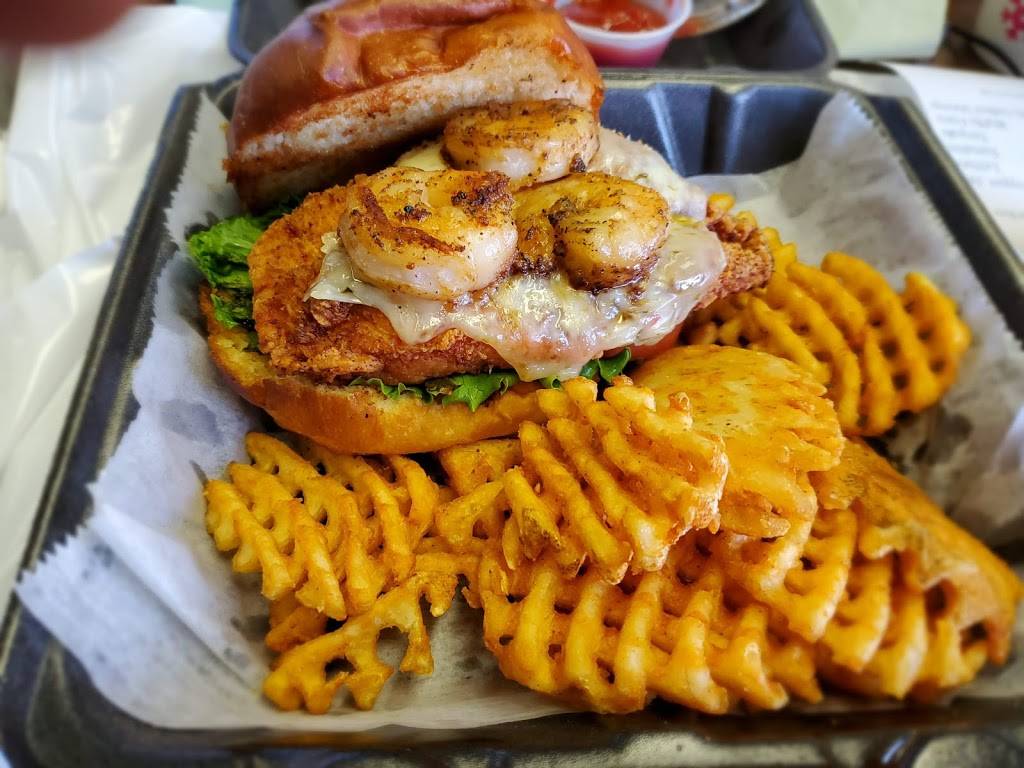 Ummi dee’s burger bistro | cafe | 2805 N 22nd St, Philadelphia, PA 19132, USA | 2152216166 OR +1 215-221-6166