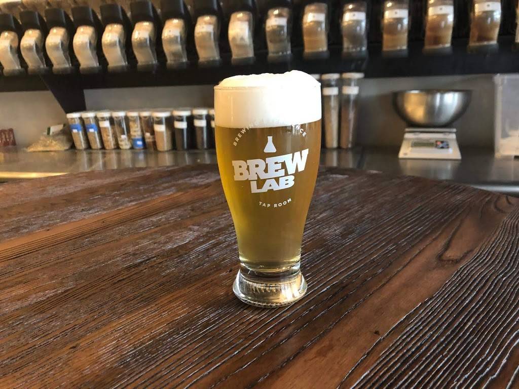 Brew Lab | restaurant | 7925 Marty St, Overland Park, KS 66204, USA | 9134002343 OR +1 913-400-2343