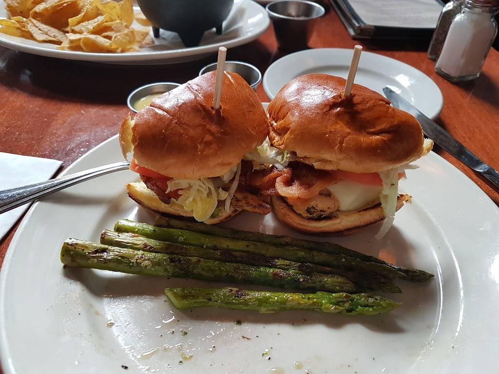 Westwood Tavern | restaurant | 1385 N Meacham Rd, Schaumburg, IL 60173, USA | 8479699500 OR +1 847-969-9500