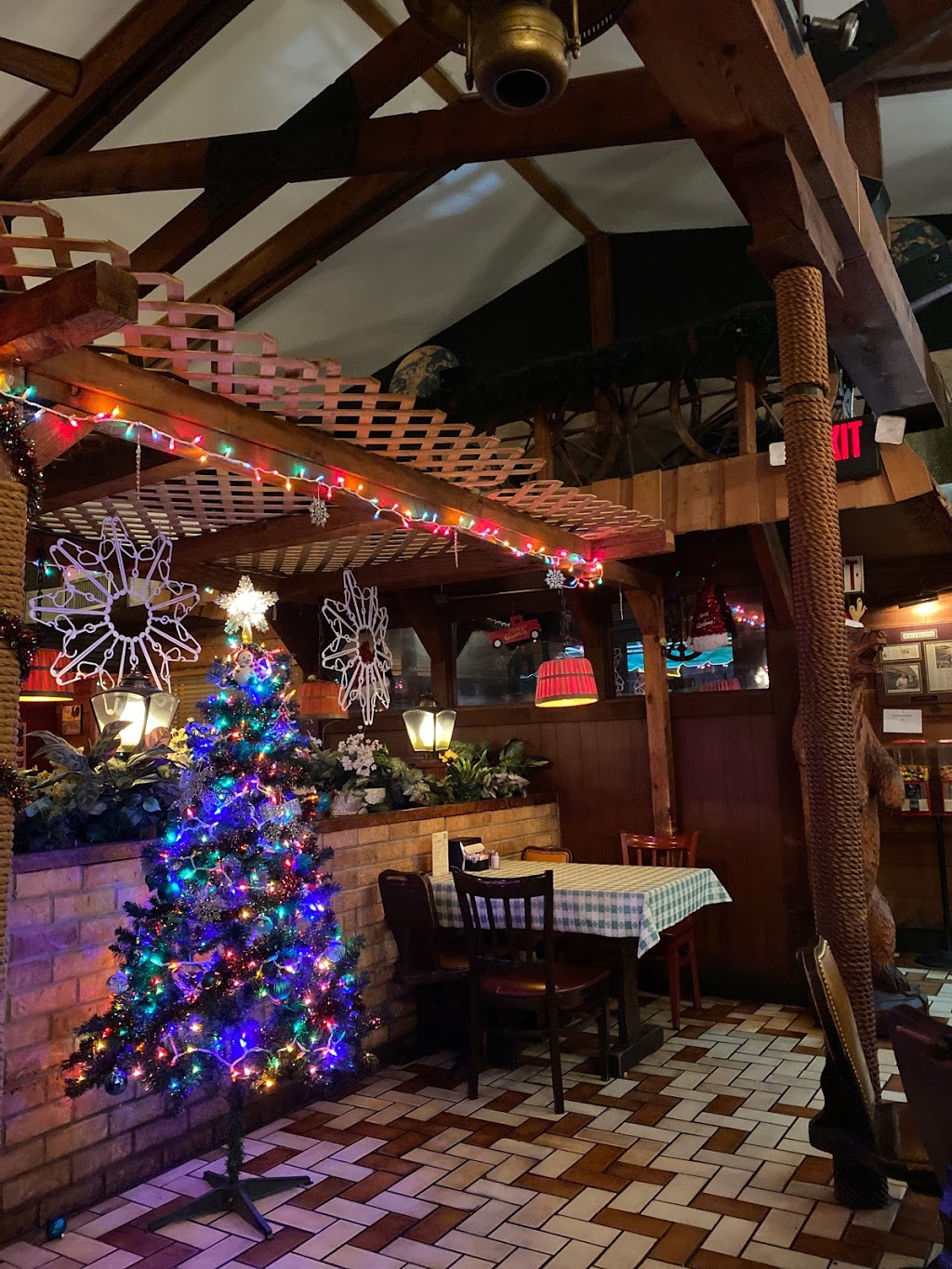 Dick Russells Bar-B-Q | restaurant | 5360 US-90, Mobile, AL 36619, USA | 2516616090 OR +1 251-661-6090