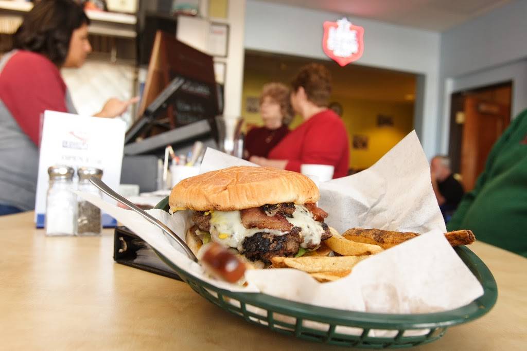 M&O Station Grill | restaurant | 200 Carroll St #110, Fort Worth, TX 76107, USA | 8178828020 OR +1 817-882-8020