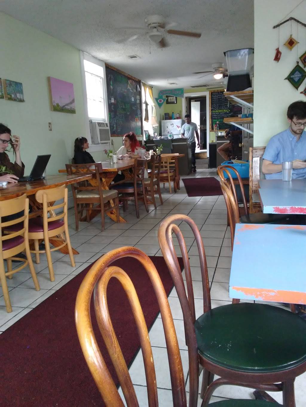 Sneaky Pickle | cafe | 4017 St Claude Ave, New Orleans, LA 70117, USA | 5042185651 OR +1 504-218-5651