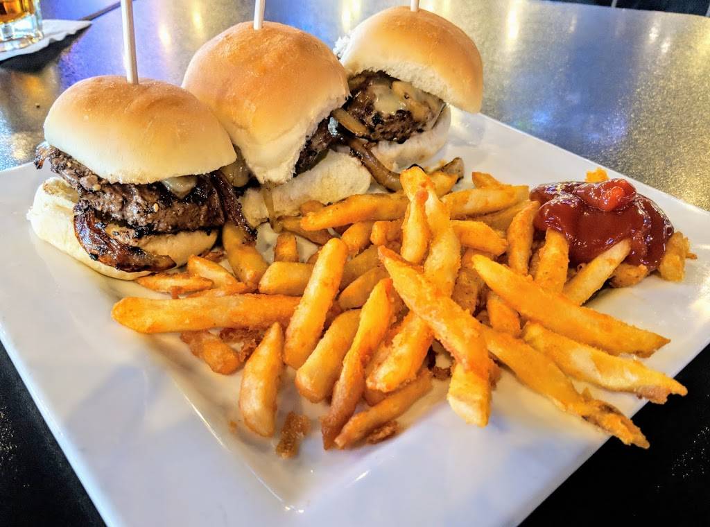 Penn Bar & Grill | restaurant | 820 Penniman Ave, Plymouth, MI 48170, USA | 7344533570 OR +1 734-453-3570