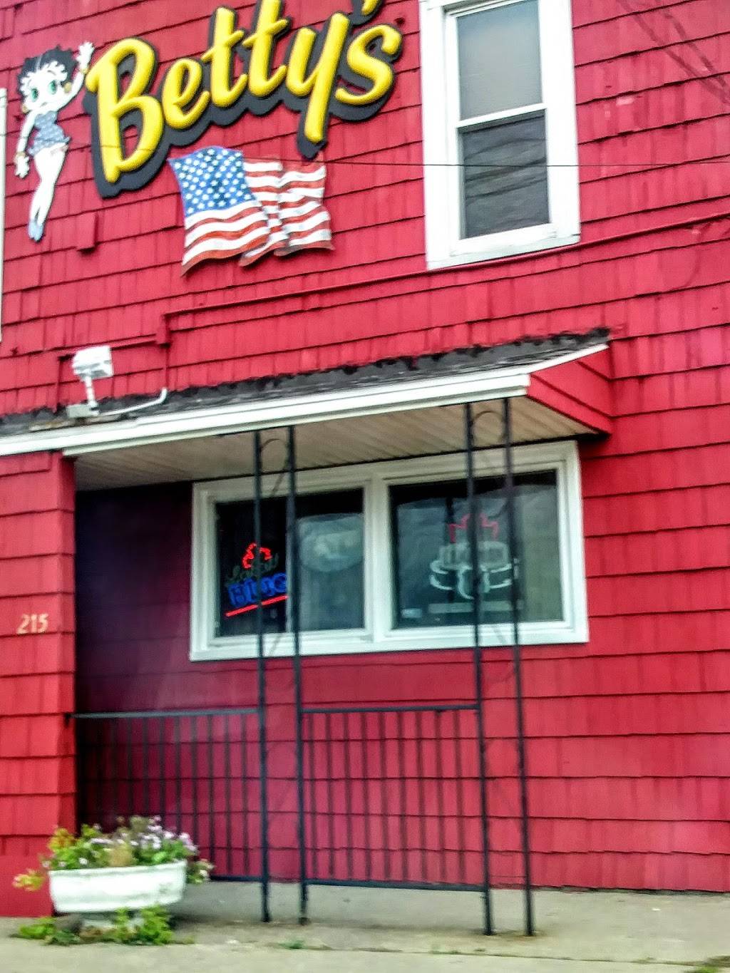Bettys Grill | restaurant | 215 Main St, North Tonawanda, NY 14120, USA | 7166936422 OR +1 716-693-6422