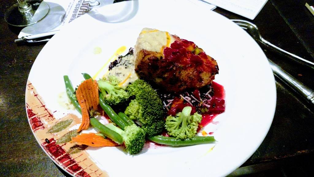 Ludals Italian Restaurant | restaurant | 28 Broadway, North Haven, CT 06473, USA | 2032341814 OR +1 203-234-1814