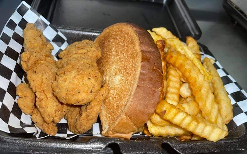 Triple H BBQ | restaurant | 407 N Lowder St, Macclenny, FL 32063, USA | 9042592209 OR +1 904-259-2209