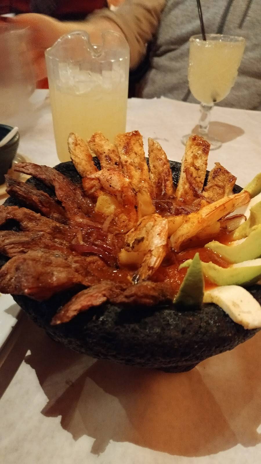 El Tipico | restaurant | 3341 Dempster Street, Skokie, IL 60076, USA | 8476764070 OR +1 847-676-4070