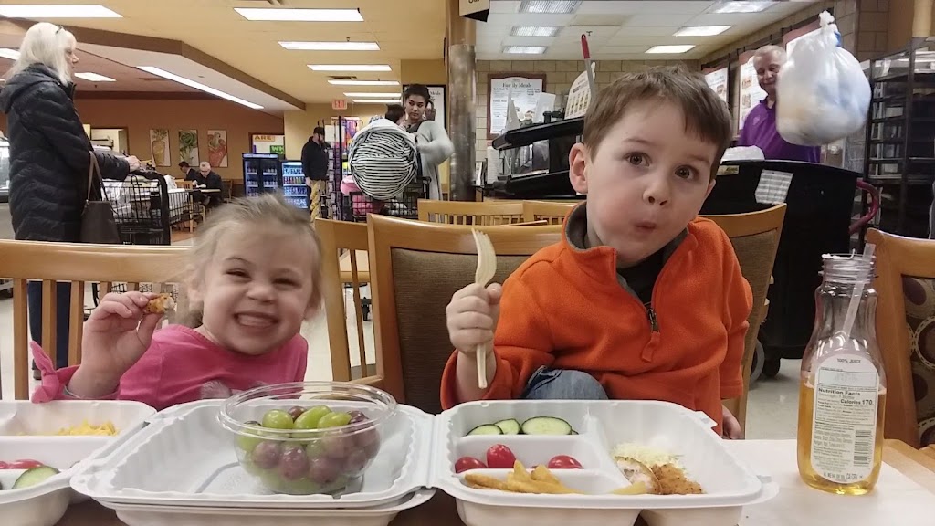 Wegmans Meals 2GO | meal takeaway | 4287 Genesee Valley Plaza Rd, Geneseo, NY 14454, USA | 5852439000 OR +1 585-243-9000