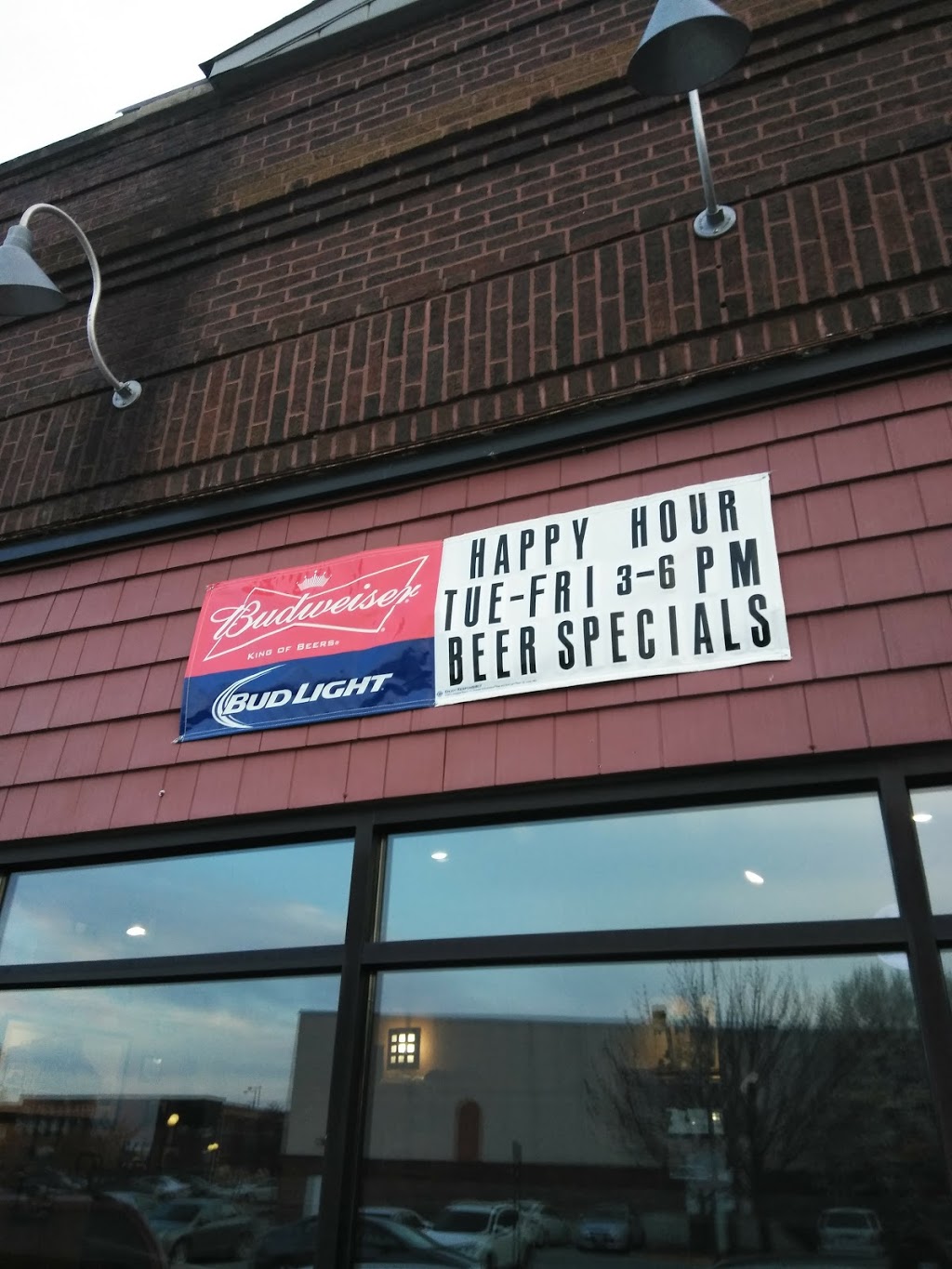 Wooden Nickel | restaurant | 114 S Elson St, Kirksville, MO 63501, USA | 6606652760 OR +1 660-665-2760