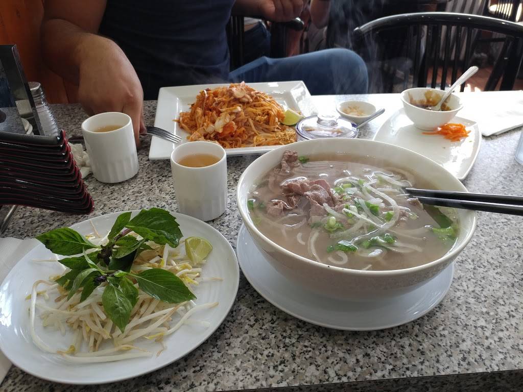 Pho Basil | restaurant | 6294 Main St, Whitchurch-Stouffville, ON L4A 1G8, Canada | 9056406565 OR +1 905-640-6565