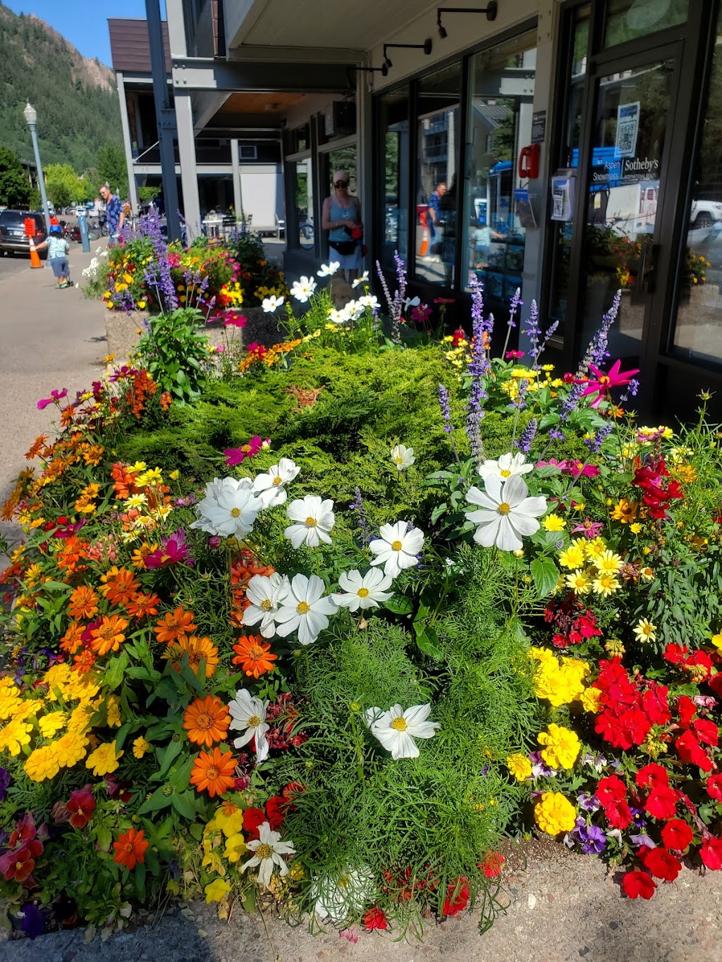 Jour De Fête | bakery | 710 E Durant Ave, Aspen, CO 81611, USA | 9709255055 OR +1 970-925-5055