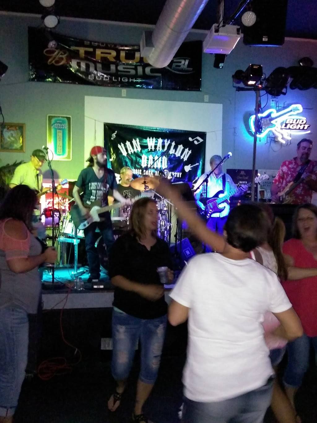 Cages | night club | 2841, 215 S 3rd St, Vandalia, IL 62471, USA | 6182839739 OR +1 618-283-9739