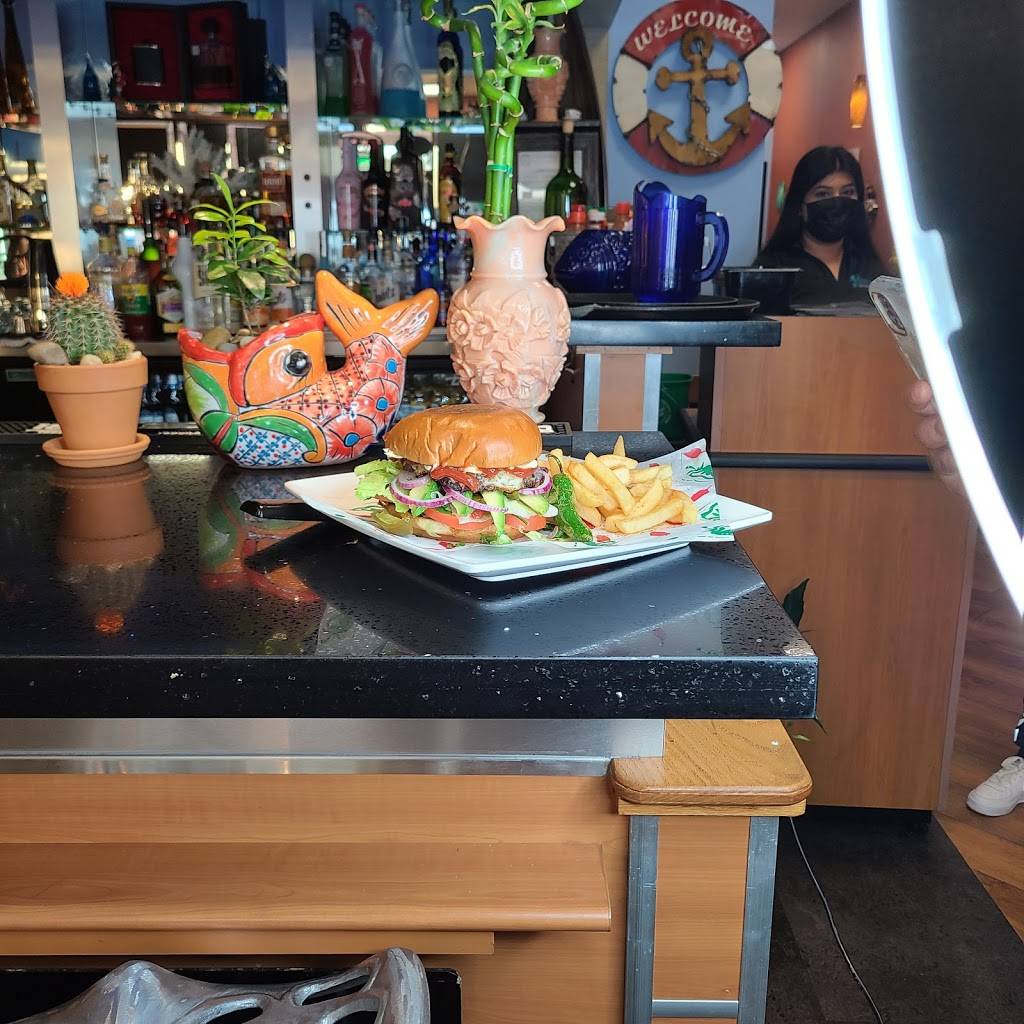 La Sirena Mexican seafood & bar | restaurant | 404 N Collins St, Arlington, TX 76011, USA | 6822766482 OR +1 682-276-6482