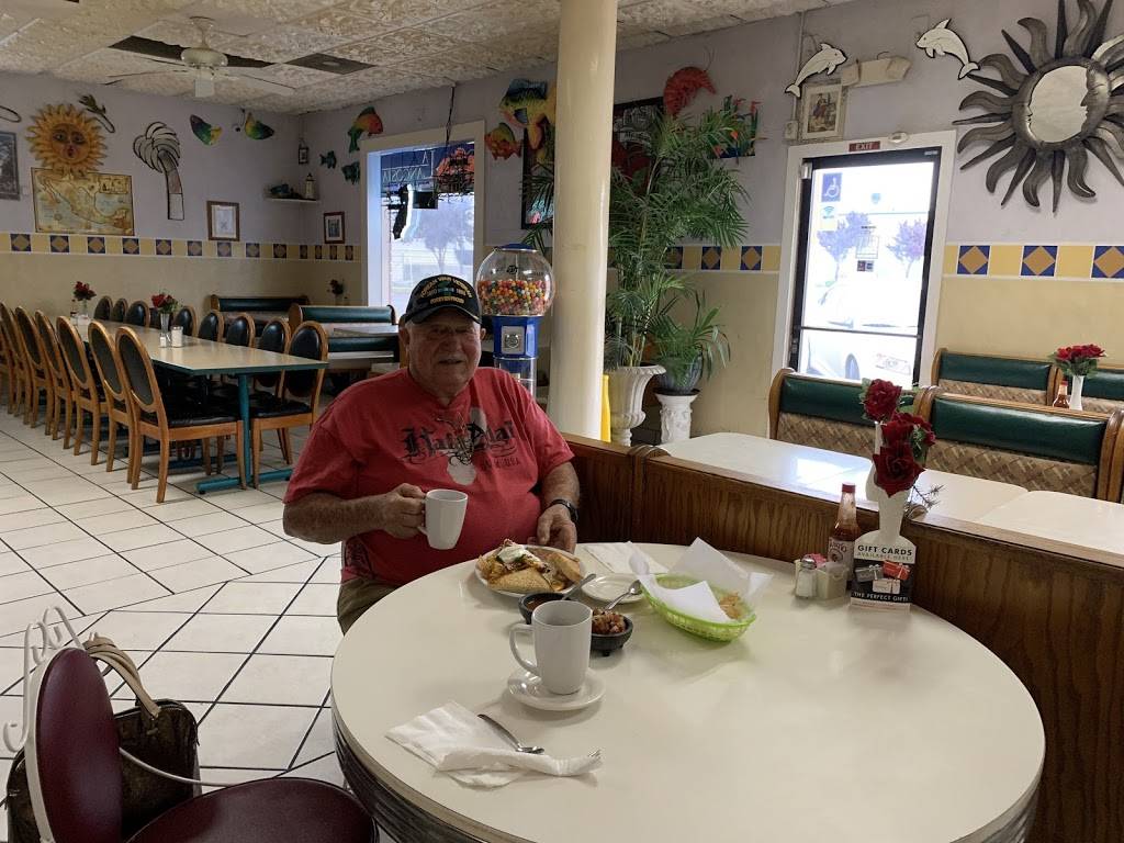 La Langosta Restaurant | restaurant | 119 N Uruapan Way, Dinuba, CA 93618, USA | 5595960762 OR +1 559-596-0762