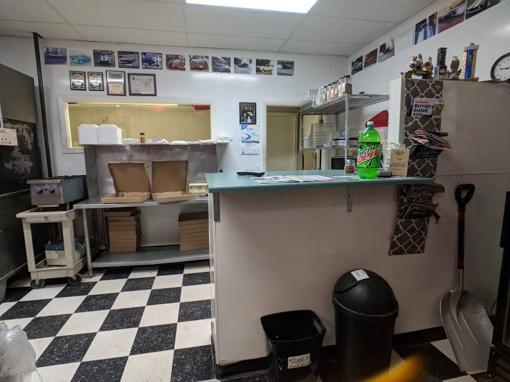 Lombardos Pizza | restaurant | 2307 Lee St SW, Wyoming, MI 49519, USA | 6165345600 OR +1 616-534-5600