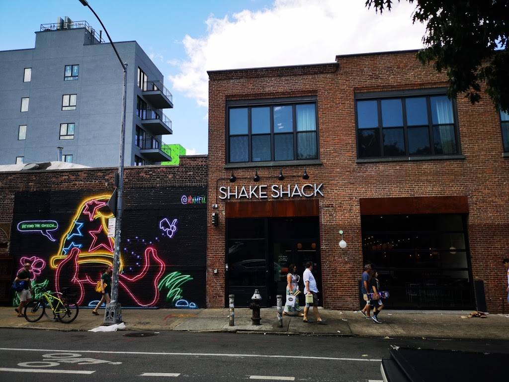 Shake Shack | restaurant | 160 Berry St, Brooklyn, NY 11249, USA | 9294270420 OR +1 929-427-0420