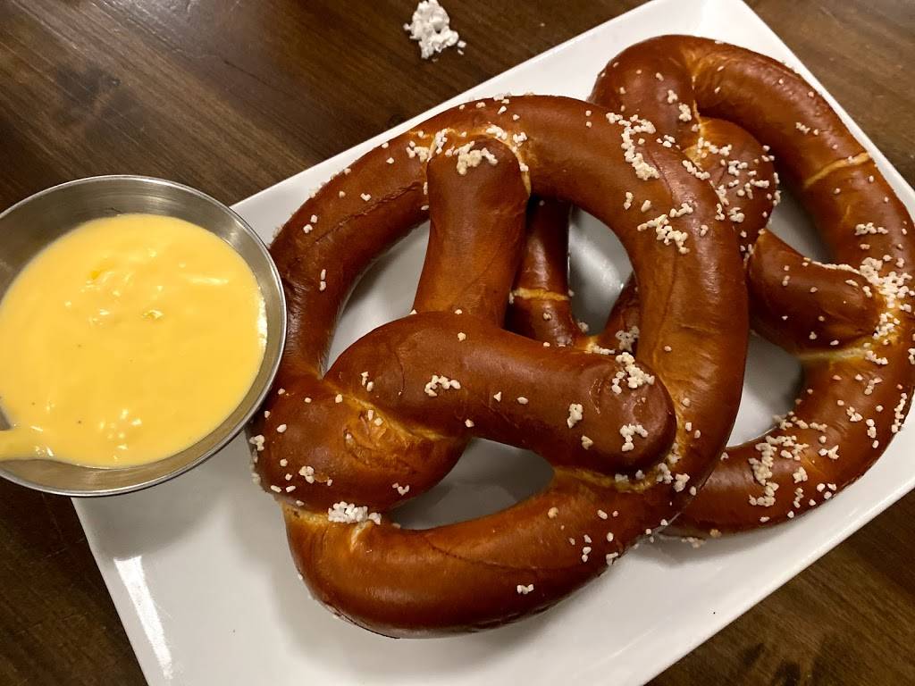 Full Throttle Bar and Grill | restaurant | 333 Swinging Bridge Rd, Old Hickory, TN 37138, USA | 6153000645 OR +1 615-300-0645