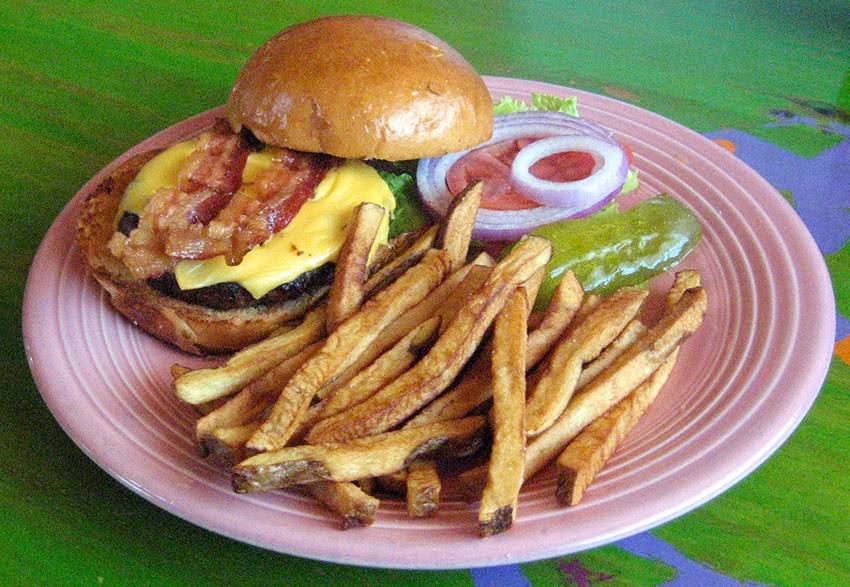 Listas Grill | restaurant | 2412 Mountain Rd, Pasadena, MD 21122, USA | 4104378999 OR +1 410-437-8999