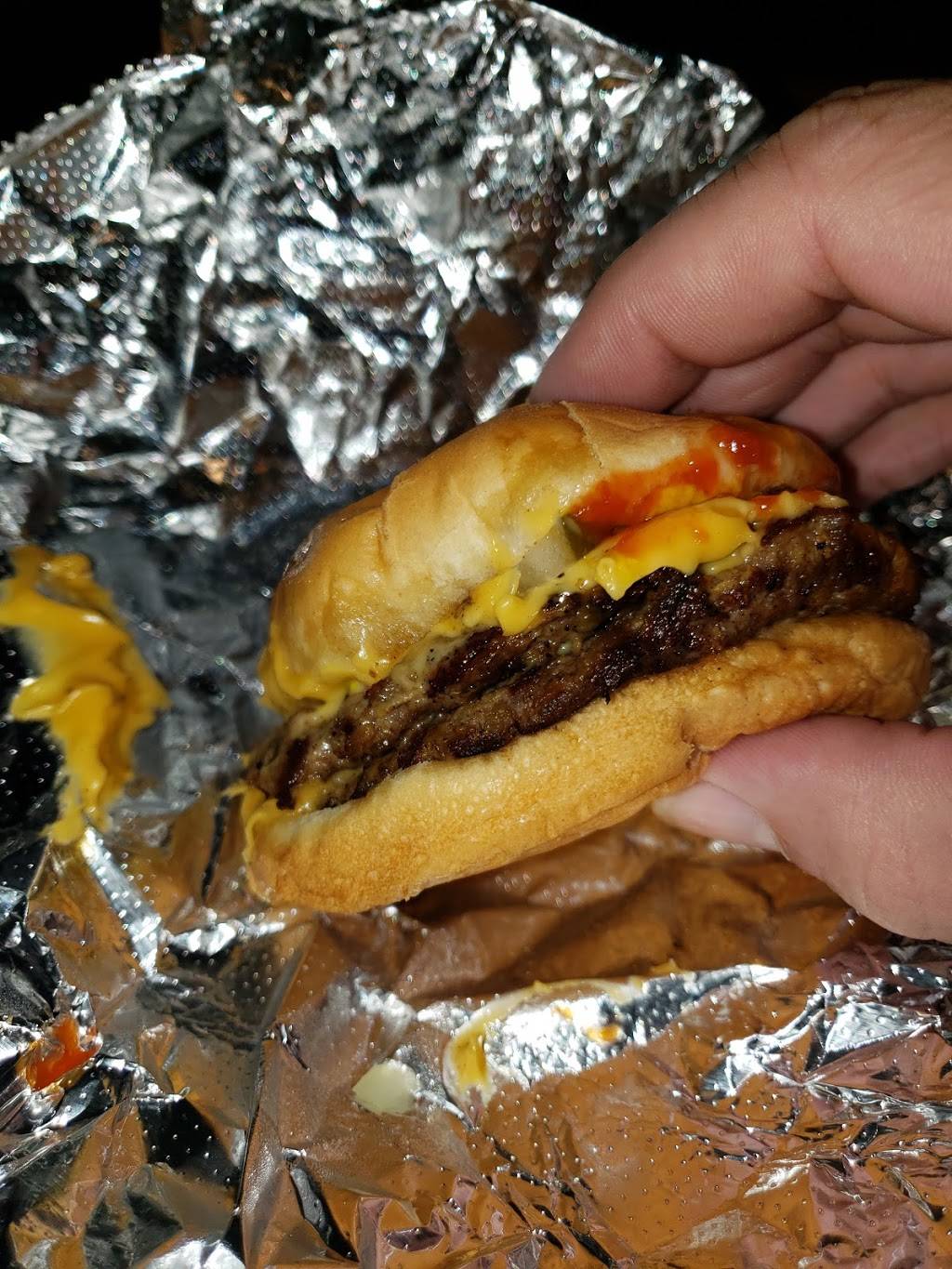 Cook Out | restaurant | 8970 University Blvd, North Charleston, SC 29406, USA | 8438182112 OR +1 843-818-2112