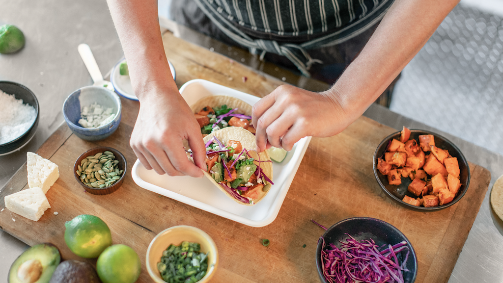 South Loop Food Company | restaurant | 2537 S Wabash Ave, Chicago, IL 60616, USA | 7734597341 OR +1 773-459-7341
