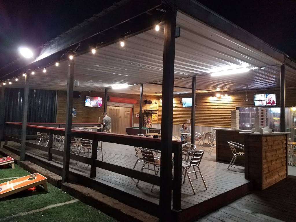 DUKES - Boozes, Brews, & Kitchen | restaurant | 6303 Farm to Market 1960 Road East, Humble, TX 77338, USA | 8326441861 OR +1 832-644-1861