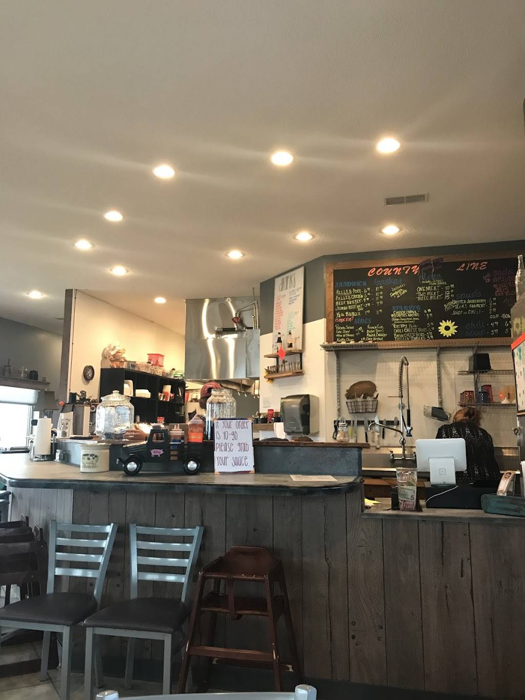 County Line Catering | restaurant | 6677 16th Ave SW, Cedar Rapids, IA 52404, USA | 3193784777 OR +1 319-378-4777