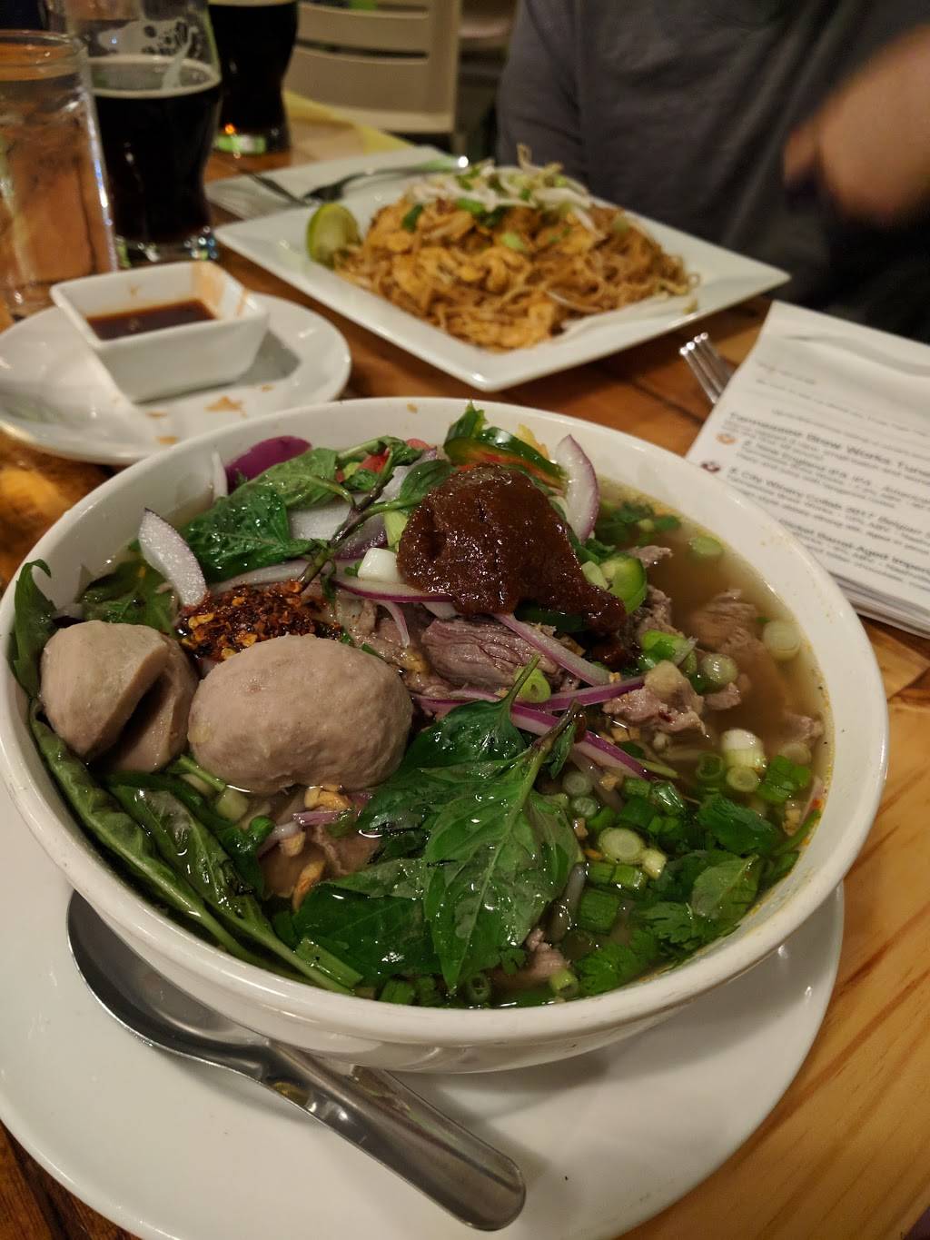 Blossom & Cellar Door Craft Cavern | restaurant | 750 W Main St b, Hendersonville, TN 37075, USA | 6154312186 OR +1 615-431-2186