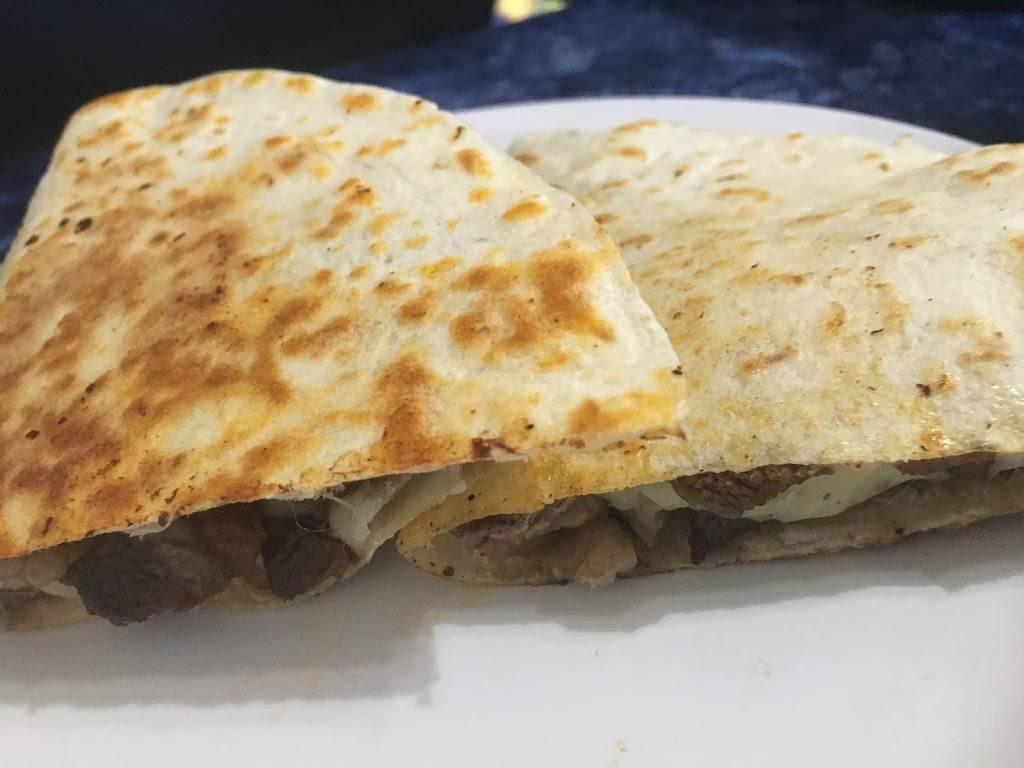 Tortas ahogadas La Chiva Rayada | restaurant | 4517, 5570 Mission Boulevard, Riverside, CA 92509, USA | 9517425464 OR +1 951-742-5464