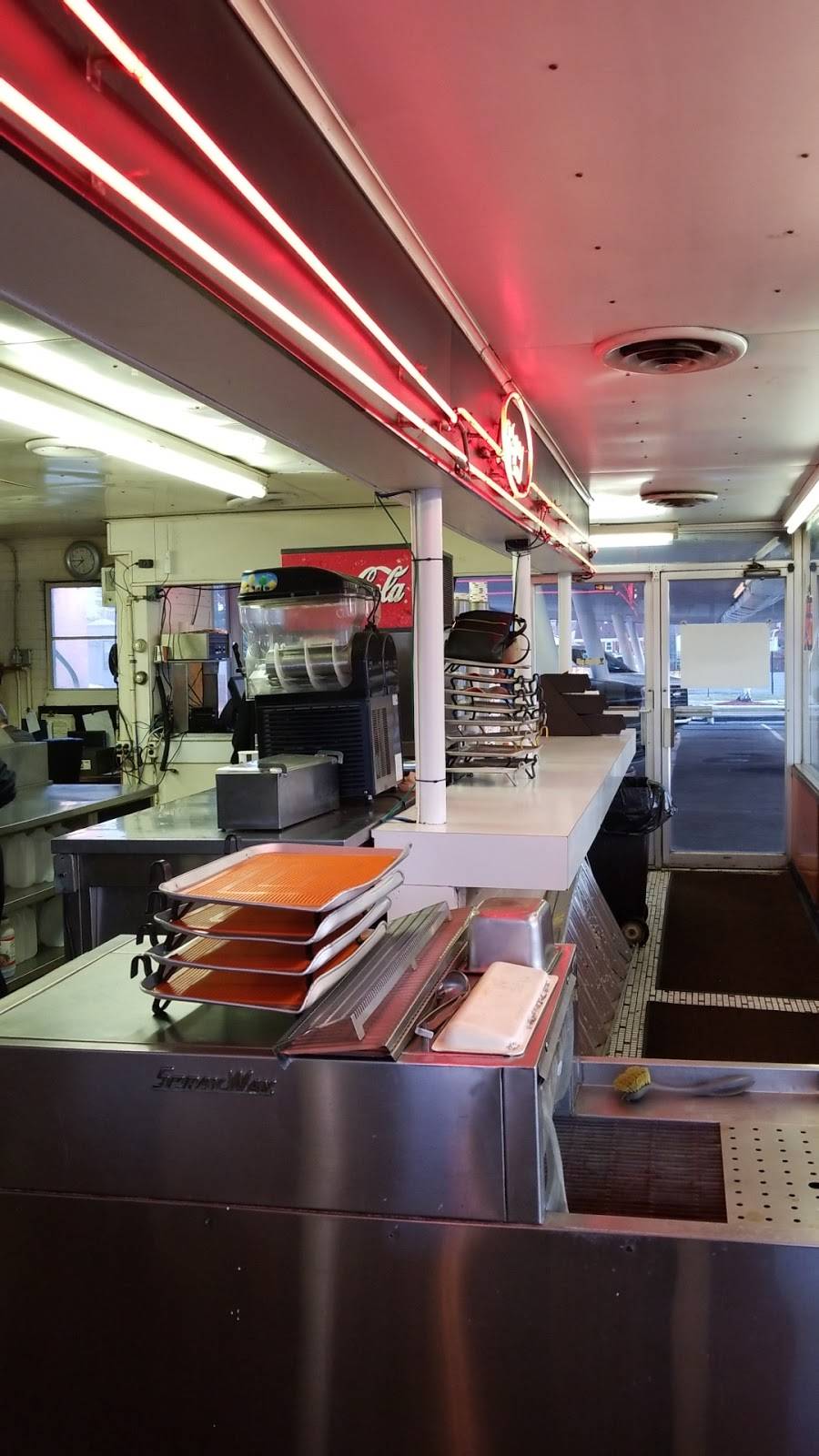 A&W | restaurant | 1467 Southfield Rd, Lincoln Park, MI 48146, USA | 3133825090 OR +1 313-382-5090