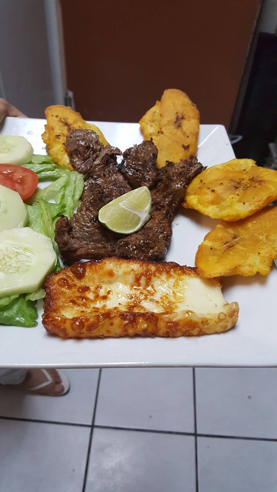 Sabor nica | restaurant | 610 W 29th St, Hialeah, FL 33012, USA | 7865425649 OR +1 786-542-5649