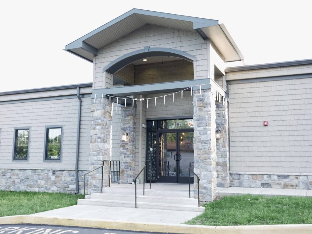 Waters Edge Gastropub and Lounge | restaurant | 1067 Totem Rd, Bensalem, PA 19020, USA | 2673322095 OR +1 267-332-2095