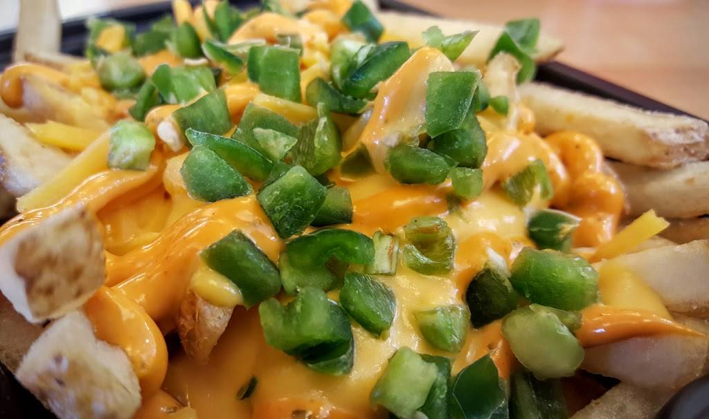 Wendys | restaurant | 175 Morris Ave, Holtsville, NY 11742, USA | 6312073725 OR +1 631-207-3725