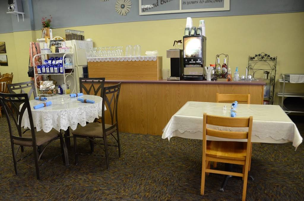 The Bread Basket | cafe | 113 E Main St, Manchester, IA 52057, USA | 5639274611 OR +1 563-927-4611