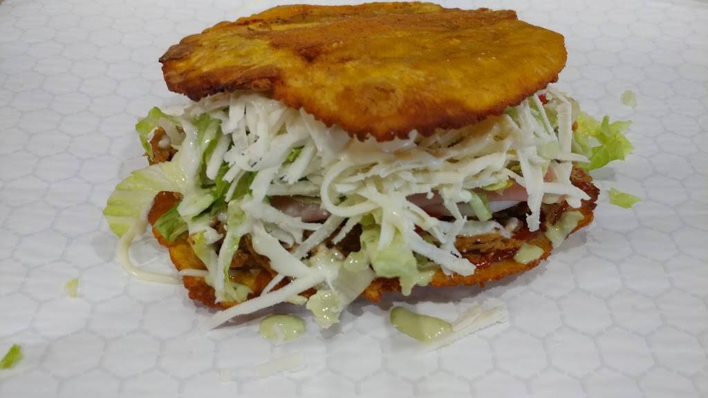 Mano Goyo Latin Food | restaurant | 9677 E Colonial Dr, Union Park, FL 32817, USA | 3212954068 OR +1 321-295-4068