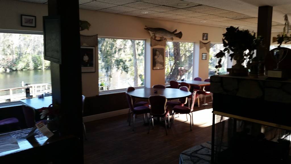 Riverside Inn | restaurant | 6301 Riverside Dr, Yankeetown, FL 34498, USA | 3524415002 OR +1 352-441-5002